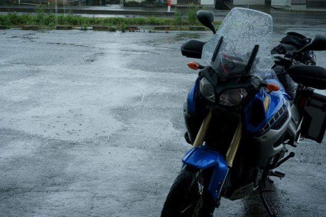 雨のバイクで使うバッグ